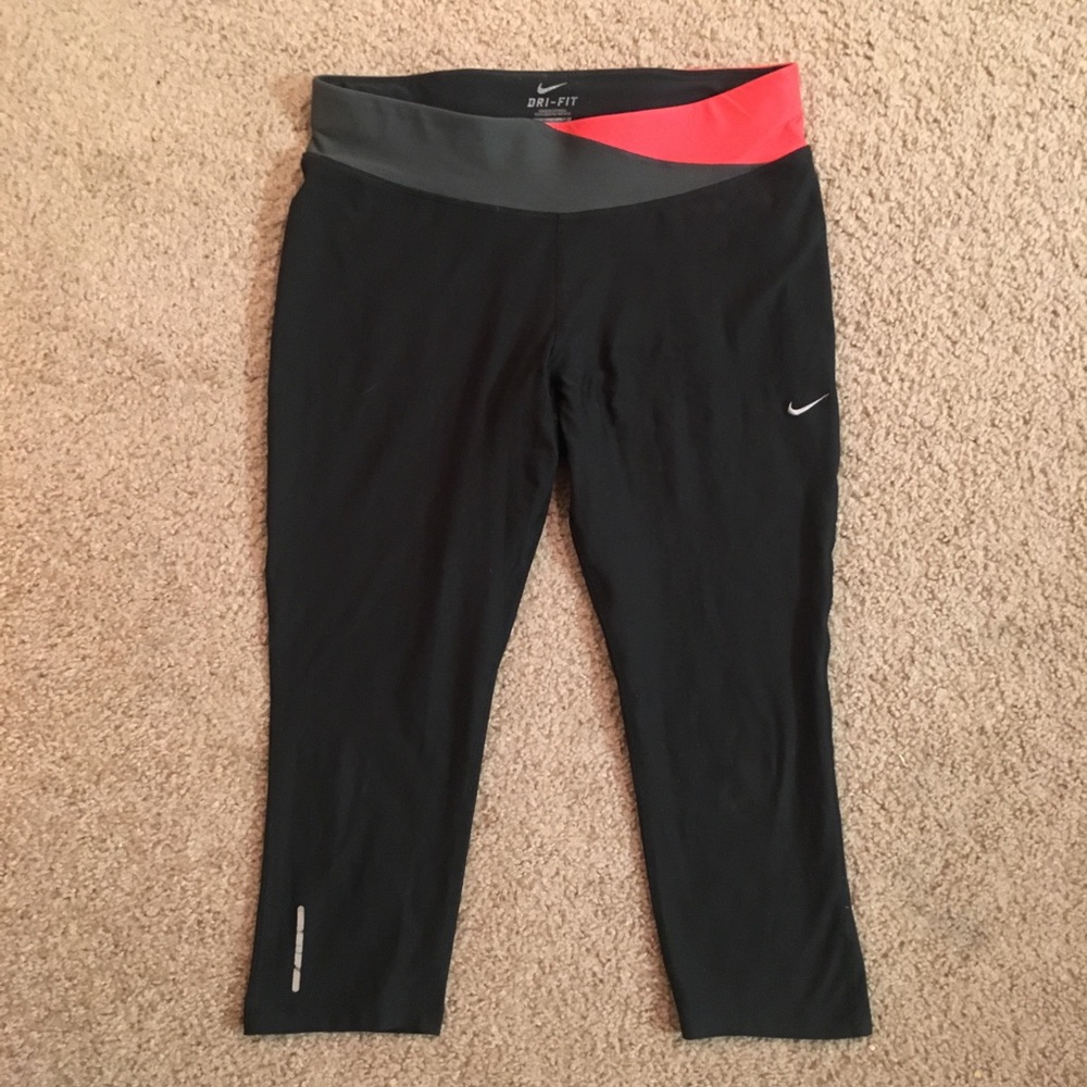 Nike cropped leggings